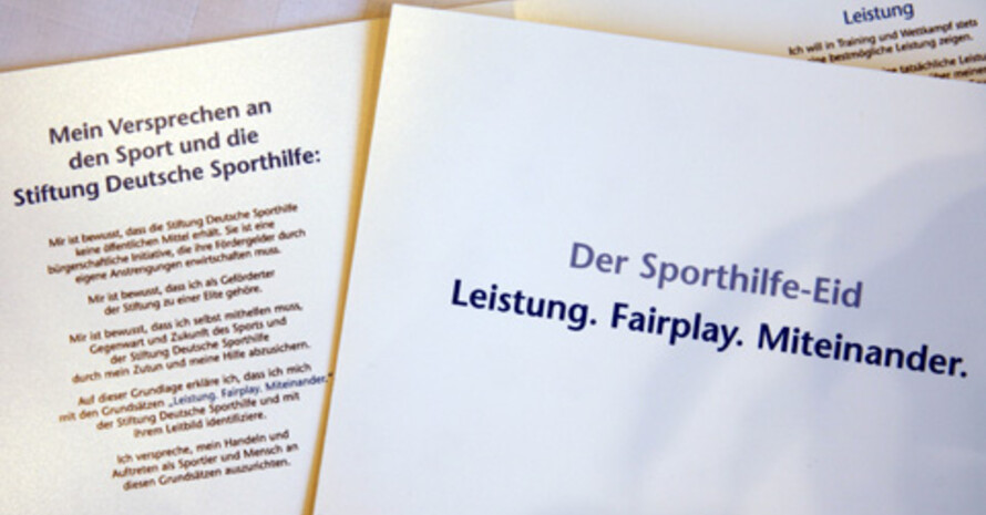 Der „Sporthilfe-Eid“ ist eine schriftliche Verpflichtung der Athleten. Foto: Deutsche Sporthilfe