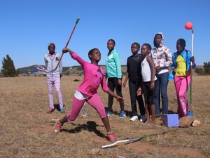 Foto: Kinder lernen Grundformen der Leichtathletik kennen © DOSB/Wenzel