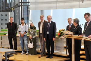 beim Verlesen der Laudatio (Fotograf Frank Höhler)