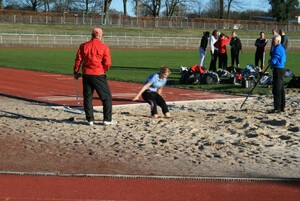 PolizeianwärterInnen bei den Prüfungen zum Deutschen Sportabzeichen (Foto: SSB Hamm)