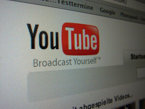 Die "Helfer"-Videos können auf dem Portal you tube eingestellt werden. Copyright: picture-alliance