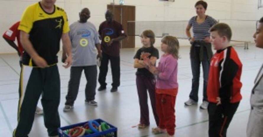 Ringtennis-Warming up mit vielen, kleinen Spielen