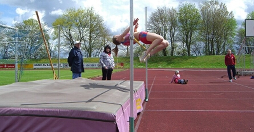 Große Sprünge beim TSV Bad Wörishofen.  © www.leichtathletik-bw.de"