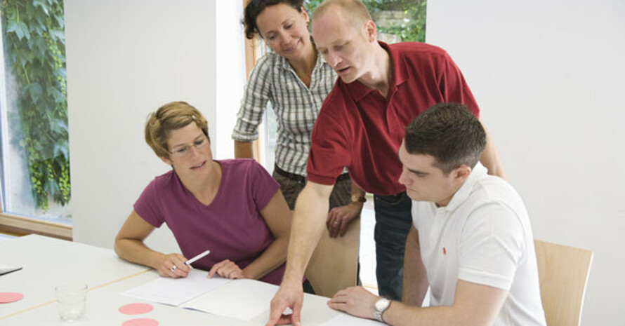 Die Führungs-Akademie des DOSB schult die Teilnehmer im Bereich "Board Skills". Foto: picture-alliance