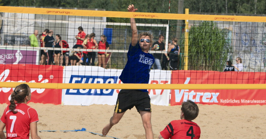 JTFO_Teilnehmer beim Beach-Volleyball-Wettkampf. Foto: JTFO/Peter Zettler