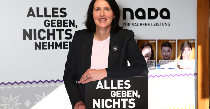 NADA-Vorstandsvorsitzende Andrea Gotzmann bei der Vorstellung der Initiative "Alles geben, Nichts nehmen". Foto: picture-alliance