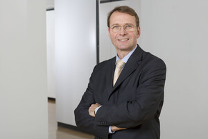 Uwe Hellmann verstärkt die Jury