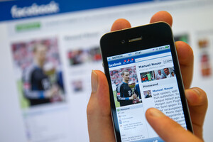 Facebook ist auch aus dem Bereich des Sportmarketing und des Sportjournalismus nicht mehr wegzudenken. Foto: picture-alliance