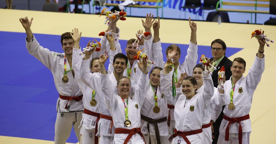Das deutsche Ju-Jutsu-Team nach der Siegerehrung. Foto: IWGA
