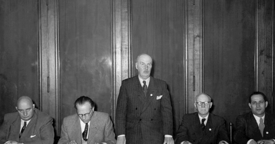 Von 1949 bis 1951 war Adolf Friedrich Herzog zu Mecklenburg-Schwerin (m.) Vorsitzender des NOK. Copyright: picture-alliance